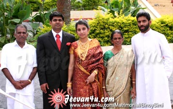 Binoy Simi Family Picture